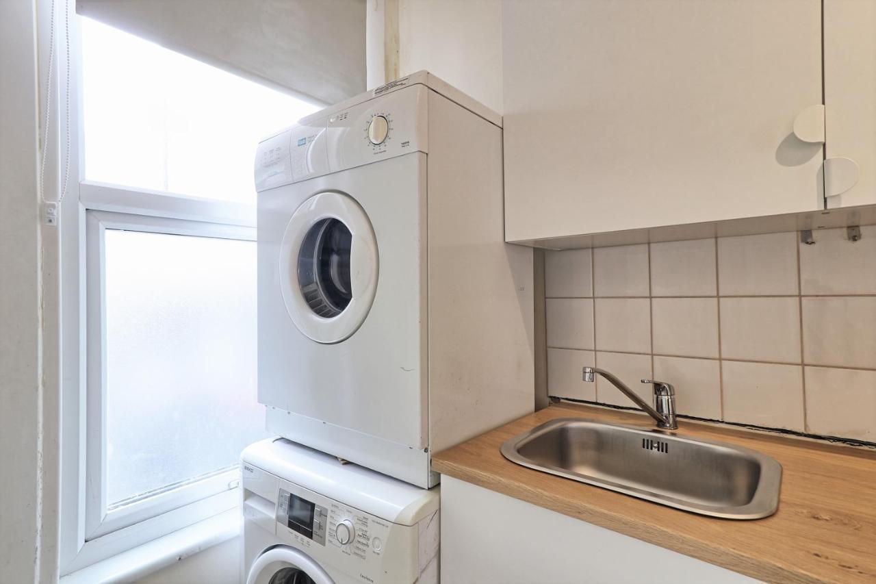 Lovely 1-Bedroom Condo Near The Sea Front Southend-on-Sea Exterior foto